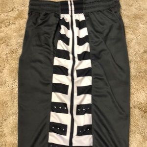 Men’s Nike Elite basketball shorts